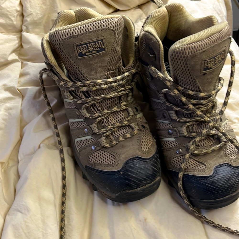 Redhead Hiking boots waterproof moss,tan, and black colour great shape